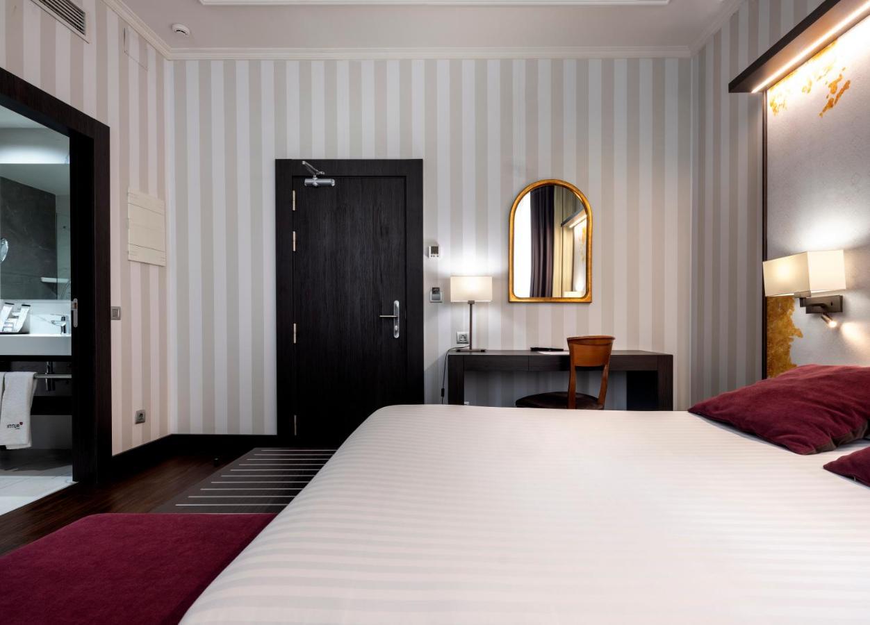 อินตูร์ ปาลาซิโอ ซาน มาร์ติน Hotel มาดริด ภายนอก รูปภาพ