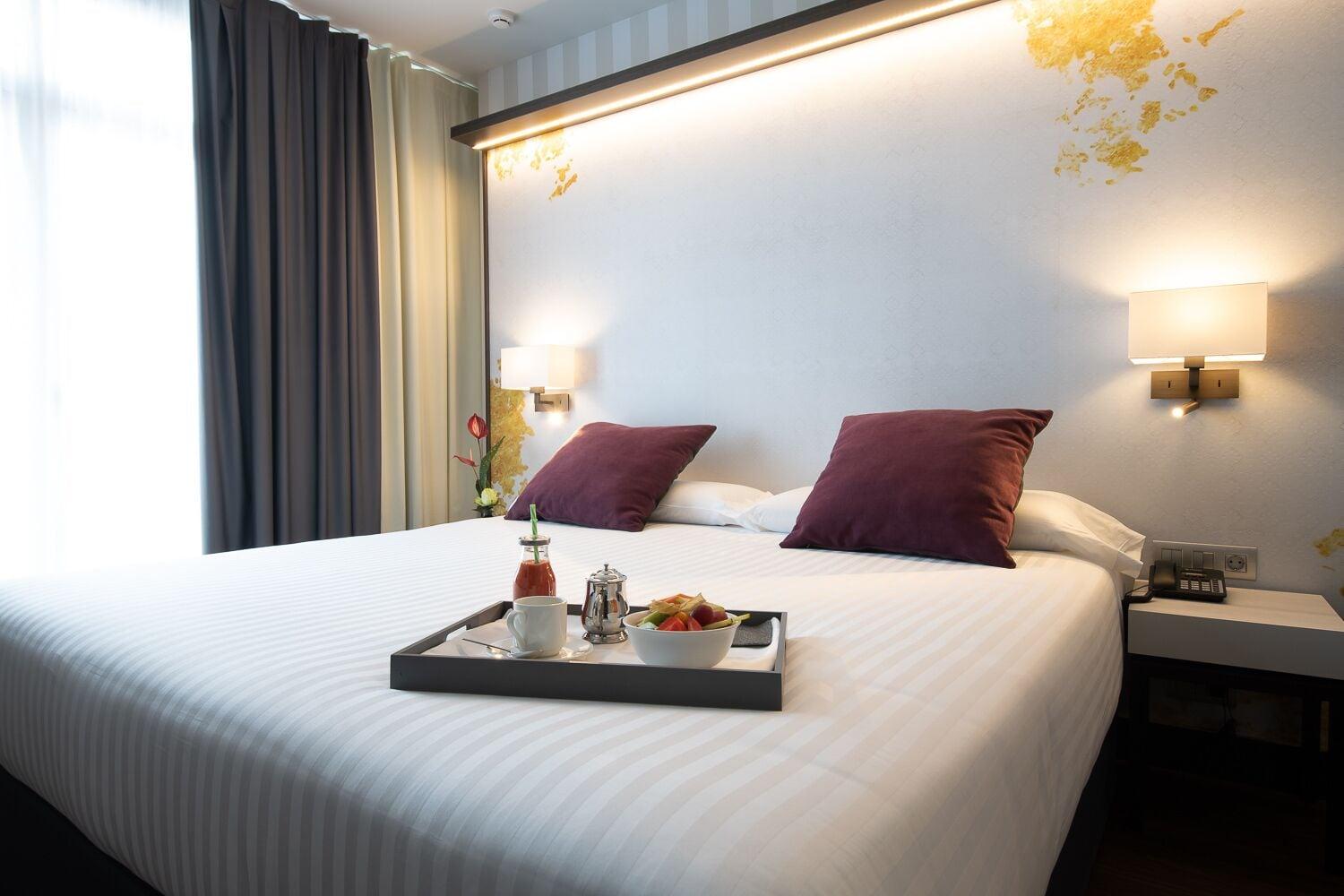 อินตูร์ ปาลาซิโอ ซาน มาร์ติน Hotel มาดริด ภายนอก รูปภาพ